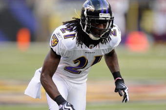 BALTIMORE, MD - AUGUST 13:  Lardarius Webb #21 of the Baltimore Ravens during warm ups of a NFL preseason football game against the Washington Redskins on August 13, 2009 at M & T Bank Stadium in Baltimore, Maryland.   (Photo by Mitchell Layton/Getty Images)