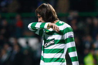 GLASGOW, SCOTLAND - OCTOBER 22:  Georgios Samaras of Celtic reacts at the end of the UEFA Europa League Group C match between Celtic and Hamburg at Celtic Park on October 22, 2009 in Glasgow, Scotland.  (Photo by Jeff J Mitchell/Getty Images)