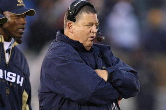SOUTH BEND, IN - OCTOBER 03: Head coach Charlie Weis of the Notre Dame Fighting Irish watches as his team takes on the Washington Huskies on October 3, 2009 at Notre Dame Stadium in South Bend, Indiana.  Notre Dame defeated Washington 37-30 in overtime. (Photo by Jonathan Daniel/Getty Images)