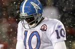 FOXBORO - OCTOBER 18:  Vince Young #10 of the Tennessee Titans  leaves the field in the fourth quarter during a game against the New England Patriots converse at Gillette Stadium on October 18, 2009 in Foxboro, Massachusetts. The Patriots won 59-0. (Photo by Jim Rogash/Getty Images)