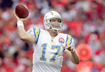 KANSAS CITY, MO - OCTOBER 25:  Quarterback Philip Rivers #17 of the San Diego Chargers passes the ball during the game against the Kansas City Chiefs on October 25, 2009 at Arrowhead Stadium in Kansas City, Missouri. (Photo by Jamie Squire/Getty Images)