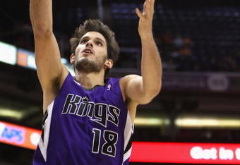 PHOENIX - OCTOBER 20:  Omri Casspi #18 of the Sacramento Kings lays up a shot against the Phoenix Suns during the NBA preseason game at US Airways Center on October 20, 2009 in Phoenix, Arizona. The Suns defeated the Kings 143-127.  NOTE TO USER: User expressly acknowledges and agrees that, by downloading and or using this photograph, User is consenting to the terms and conditions of the Getty Images License Agreement.  (Photo by Christian Petersen/Getty Images)