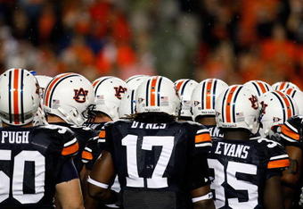AUBURN, AL - SEPTEMBER 19:  The Auburn Tigers huddle after pregame warmpus before facing the West Virginia Mountaineers at Jordan-Hare Stadium on September 19, 2009 in Auburn, Alabama.  (Photo by Kevin C. Cox/Getty Images)