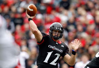 CINCINNATI - OCTOBER 24:  Zach Collaros #12 of the Cincinnati Bearcats throws the ball during the Big East Conference game against the Louisville Cardinals at Nippert Stadium on October 24, 2009 in Cincinnati, Ohio.  (Photo by Andy Lyons/Getty Images)