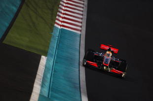 ABU DHABI, UNITED ARAB EMIRATES - NOVEMBER 01:  Lewis Hamilton of Great Britain and McLaren Mercedes drives during the Abu Dhabi Formula One Grand Prix at the Yas Marina Circuit on November 1, 2009 in Abu Dhabi, United Arab Emirates.  (Photo by Mark Thompson/Getty Images)