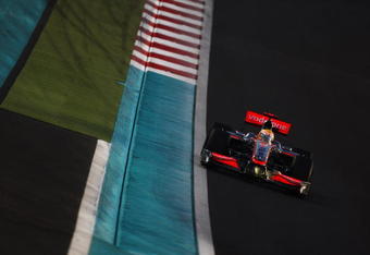 ABU DHABI, UNITED ARAB EMIRATES - NOVEMBER 01:  Lewis Hamilton of Great Britain and McLaren Mercedes drives during the Abu Dhabi Formula One Grand Prix at the Yas Marina Circuit on November 1, 2009 in Abu Dhabi, United Arab Emirates.  (Photo by Mark Thompson/Getty Images)