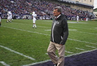 EVANSTON, IL - OCTOBER 31: Head coach Joe Paterno of the Penn State Nittany Lions walks the sidelines as his team takes on the Northwestern Wilcats at Ryan Field on October 31, 2009 in Evanston, Illinois. Penn State defeated Northwestern 34-13. (Photo by Jonathan Daniel/Getty Images)