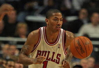 CHICAGO - OCTOBER 29: Derrick Rose #1 of the Chicago Bulls brings the ball upcourt against the San Antonio Spurs at the United Center on October 29, 2009 in Chicago, Illinois. The Bulls defeated the Spurs 92-85. (Photo by Jonathan Daniel/Getty Images)