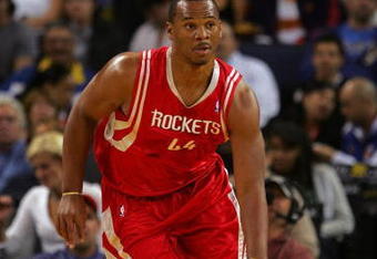 OAKLAND, CA - OCTOBER 28:  Chuck Hayes #44 of the Houston Rockets dribbles the ball during their game against the Golden State Warriors at Oracle Arena on October 28, 2009 in Oakland, California.  (Photo by Ezra Shaw/Getty Images)