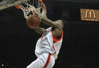 MILWAUKEE - MARCH 26:  Brandon Jennings #3 of the West team dunks during the 2008 McDonald's All American High School Boys basketball game on March 26, 2008 at the Bradley Center in Milwaukee, Wisconsin. (Photo by Jonathan Daniel/Getty Images)