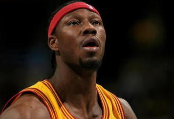 DENVER - DECEMBER 19:  Ben Wallace #4 of the Cleveland Cavaliers takes a free throw against the Denver Nuggets at the Pepsi Center on December 19, 2008 in Denver, Colorado.The Cavaliers defeated the Nuggets 105-88.  (Photo by Doug Pensinger/Getty Images)