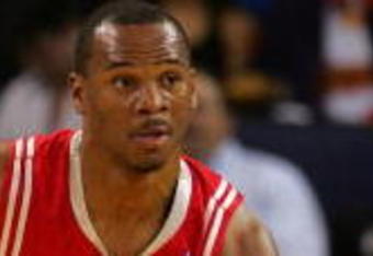 OAKLAND, CA - OCTOBER 28:  Chuck Hayes #44 of the Houston Rockets dribbles the ball during their game against the Golden State Warriors at Oracle Arena on October 28, 2009 in Oakland, California.  (Photo by Ezra Shaw/Getty Images)