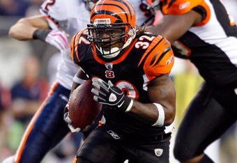 CINCINNATI - OCTOBER 25:  Cedric Benson #32 of the Cincinnati Bengals runs with the ball during the NFL game against the Chicago Bears at Paul Brown Stadium on October 25, 2009 in Cincinnati, Ohio.  The Bengals won 45-10.  (Photo by Andy Lyons/Getty Images)