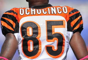BALTIMORE - OCTOBER 11:  Chad Ochocinco #85 of the Cincinnati Bengals warms up before the game against the Baltimore Ravens at M&T Bank Stadium on October 11, 2009 in Baltimore, Maryland. The Bengals defeated the Ravens 17-14. (Photo by Larry French/Getty Images)