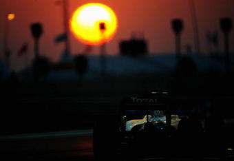 ABU DHABI, UNITED ARAB EMIRATES - NOVEMBER 01:  Romain Grosjean of France and Renault drives during the Abu Dhabi Formula One Grand Prix at the Yas Marina Circuit on November 1, 2009 in Abu Dhabi, United Arab Emirates.  (Photo by Clive Mason/Getty Images)