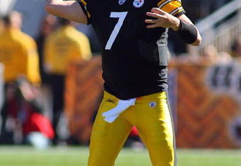 PITTSBURGH - OCTOBER 25:  Quarterback Ben Roethlisberger #7 of the Pittsburgh Steelers passes the ball during the NFL game against the Minnesota Vikings at Heinz Field on October 25, 2009 in Pittsburgh, Pennsylvania. The Steelers defeated the Vikings 27-17. (Photo by Rick Stewart/Getty Images)