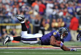BALTIMORE - NOVEMBER 1:  Ray Rice #27 of the Baltimore Ravens runs the ball against the Denver Broncos at M&T Bank Stadium on November 1, 2009 in Baltimore, Maryland. The Ravens defeated the Broncos 30-7. (Photo by Larry French/Getty Images)
