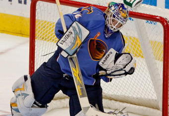 ATLANTA - MARCH 6:  Goalie Kari Lehtonen #32 of the Atlanta Thrashers makes one of his 25 saves in the game enroute to a shutout against the Montreal Canadiens at Philips Arena on March 6, 2009 in Atlanta, Georgia.  The Thrashers beat the Canadiens 2-0.  (Photo by Mike Zarrilli/Getty Images)