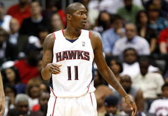 ATLANTA - OCTOBER 28:  Jamal Crawford #11 of the Atlanta Hawks against the Indiana Pacers at Philips Arena on October 28, 2009 in Atlanta, Georgia.  (Photo by Kevin C. Cox/Getty Images)