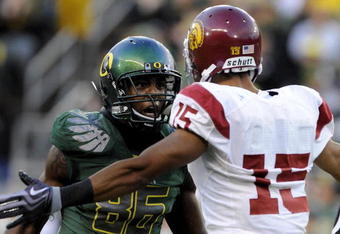 EUGENE, OR - OCTOBER 31: Wide receiver Garrett Embry #86 of the Oregon Ducks gets in the face of cornerback Kevin Thomas #15 of the  USC Trojans during action in the first quarter of the game at Autzen Stadium on October 31, 2009 in Eugene, Oregon. Oregon defeated USC 47-20. (Photo by Steve Dykes/Getty Images)