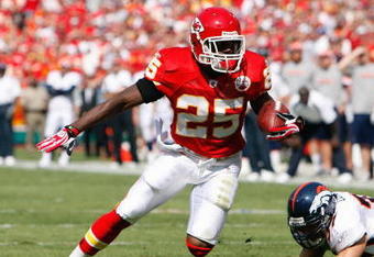 KANSAS CITY - SEPTEMBER 28:  Jamaal Charles #25 of the Kansas City Chiefs carries the ball during the game against the Denver Broncos on September 28, 2008 at Arrowhead Stadium in Kansas City, Missouri. The Chiefs defeated the Broncos 33-19.  (Photo by: Jamie Squire/Getty Images)