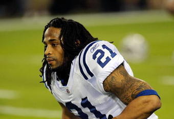 JACKSONVILLE, FL - DECEMBER 18:  Bob Sanders #21 of the Indianapolis Colts stretches prior to the game against the Jacksonville Jaguars at Jacksonville Municipal Stadium on December 18, 2008 in Jacksonville, Florida.  (Photo by Sam Greenwood/Getty Images)