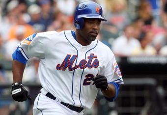 NEW YORK - MAY 09:  Carlos Delgado #21 of the New York Mets runs against the Pittsburgh Pirates on May 9, 2009 at Citi Field in the Flushing neighborhood of the Queens borough of New York City. The Mets defeated the Pirates 10-1.  (Photo by Jim McIsaac/Getty Images)