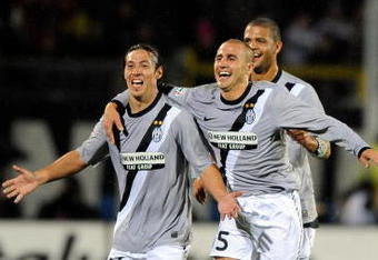 BERGAMO, ITALY - NOVEMBER 07:  Mauro Camoranesi, Fabio Cannavaro and Felipe Melo of Juventus FC celebrate during the Serie A match between Atalanta BC  and Juventus FC at Stadio Atleti Azzurri d'Italia on November 7, 2009 in Bergamo, Italy.  (Photo by Claudio Villa/Getty Images)