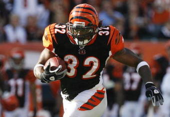 CINCINNATI - NOVEMBER 8: Cedric Benson #32 of the Cincinnati Bengals runs against the Baltimore Ravens at Paul Brown Stadium on November 8, 2009 in Cincinnati, Ohio.  (Photo by John Sommers II/Getty Images)