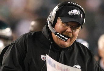 PHILADELPHIA - NOVEMBER 08:  Head coach Andy Reid of the Philadelphia Eagles coaches against the Dallas Cowboys at Lincoln Financial Field on November 8, 2009 in Philadelphia, Pennsylvania.  (Photo by Al Bello/Getty Images)