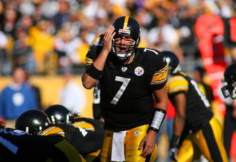 PITTSBURGH - OCTOBER 25:  Quarterback Ben Roethlisberger #7 of the Pittsburgh Steelers calls out an audible play behind center during the NFL game against the Minnesota Vikings at Heinz Field on October 25, 2009 in Pittsburgh, Pennsylvania. The Steelers defeated the Vikings 27-17. (Photo by Rick Stewart/Getty Images)