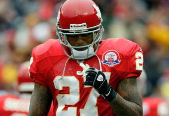 KANSAS CITY, MO - OCTOBER 11:  Running back Larry Johnson #27 of the Kansas City Chiefs walks off the field during the game against the Dallas Cowboys on October 11, 2009 at Arrowhead Stadium in Kansas City, Missouri.  (Photo by Jamie Squire/Getty Images)