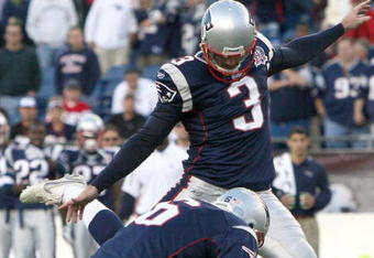 FOXBORO, MA - NOVEMBER 8:  Stephen Gostkowski  #3 of the New England Patriots kicks a field goal in the fourth quarter against the Miami Dolphins at Gillette Stadium on November 8, 2009 in Foxboro, Massachusetts. The Patriots won 27-17. (Photo by Jim Rogash/Getty Images)