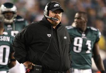 PHILADELPHIA - NOVEMBER 08:  Head coach Andy Reid of the Philadelphia Eagles coaches against the Dallas Cowboys at Lincoln Financial Field on November 8, 2009 in Philadelphia, Pennsylvania.  (Photo by Al Bello/Getty Images)