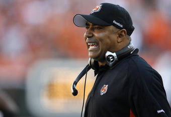 )CINCINNATI - NOVEMBER 8: Head coach Marvin Lewis of the Cincinnati Bengals reacts to his team's play against the Baltimore Ravens in their NFL game at Paul Brown Stadium November 8, 2009 in Cincinnati, Ohio.    (Photo by John Sommers II/Getty Images)