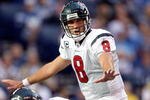 INDIANAPOLIS - NOVEMBER 08:  Matt Schaub #8 of the Houston Texans gives instructions to his team during the NFL game against the Indianapolis Colts at Lucas Oil Stadium on November 8, 2009 in Indianapolis, Indiana.  (Photo by Andy Lyons/Getty Images)