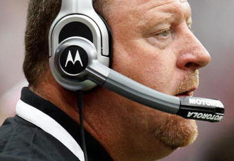 HOUSTON - OCTOBER 04:  Head coach Tom Cable of the Oakland Raiders at Reliant Stadium on October 4, 2009 in Houston, Texas.  (Photo by Ronald Martinez/Getty Images)