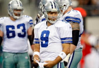 ARLINGTON, TX - NOVEMBER 01:  Quarterback Tony Romo #9 of the Dallas Cowboys at Cowboys Stadium on November 1, 2009 in Arlington, Texas.  (Photo by Ronald Martinez/Getty Images)