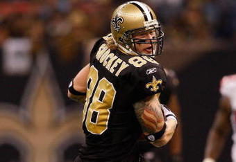 NEW ORLEANS - NOVEMBER 02:  Jeremy Shockey #88 of the New Orleans Saints runs against the Atlanta Falcons at Louisana Superdome on November 2, 2009 in New Orleans, Louisiana.  (Photo by Chris Graythen/Getty Images)