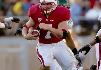PALO ALTO, CA - NOVEMBER 07:  Toby Gerhart #7 of the Stanford Cardinal runs with the ball during the first half of their game against the Oregon Ducks at Stanford Stadium on November 7, 2009 in Palo Alto, California.  (Photo by Ezra Shaw/Getty Images)