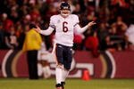 SAN FRANCISCO - NOVEMBER 12: Quarterback Jay Cutler #6 of the Chicago Bears reacts in the second half against the San Francisco 49ers at Candlestick Park on November 12, 2009 in San Francisco, California.  (Photo by Ezra Shaw/Getty Images)