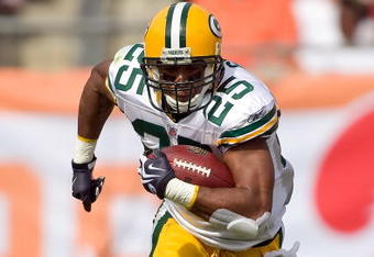 TAMPA, FL - NOVEMBER 08:  Running back Ryan Grant #25 of the Green Bay Packers runs the ball against the Tampa Bay Buccaneers during the game at Raymond James Stadium on November 8, 2009 in Tampa, Florida.  (Photo by J. Meric/Getty Images)