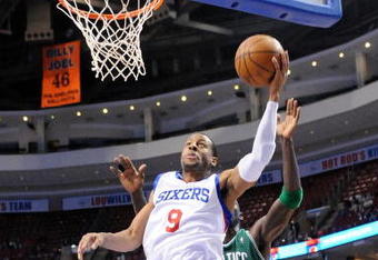 PHILADELPHIA - NOVEMBER 03:  Andre Iguodala #9 of the Philadelphia 76ers dunks against the Boston Celtics at the Wachovia Center on November 3, 2009 in Philadelphia, Pennsylvania.  NOTE TO USER: User expressly acknowledges and agrees that, by downloading and or using this photograph, User is consenting to the terms and conditions of the Getty Images License Agreement.  (Photo by Chris Chambers/Getty Images)