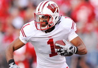COLUMBUS, OH - OCTOBER 10:  Wide receiver Nick Toon #1 of the Wisconsin Badgers runs with the ball against the Ohio State Buckeyes at Ohio Stadium on October 10, 2009 in Columbus, Ohio.  (Photo by Jamie Sabau/Getty Images)