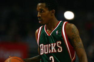 CHICAGO - NOVEMBER 03:  Brandon Jennings #3 of the Milwaukee Bucks brings the ball upcourt against the Chicago Bulls at the United Center on November 3, 2009 in Chicago, Illinois. The Bulls defeated the Bucks 83-81. (Photo by Jonathan Daniel/Getty Images)