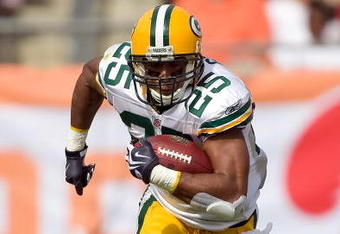 TAMPA, FL - NOVEMBER 08:  Running back Ryan Grant #25 of the Green Bay Packers runs the ball against the Tampa Bay Buccaneers during the game at Raymond James Stadium on November 8, 2009 in Tampa, Florida.  (Photo by J. Meric/Getty Images)