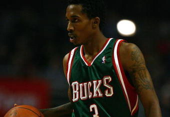 CHICAGO - NOVEMBER 03:  Brandon Jennings #3 of the Milwaukee Bucks brings the ball upcourt against the Chicago Bulls at the United Center on November 3, 2009 in Chicago, Illinois. The Bulls defeated the Bucks 83-81. (Photo by Jonathan Daniel/Getty Images)