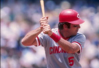 Jun 1983:  Jonny Bench of the Cincinnati Reds in action during a game. Mandatory Credit: Allsport  /Allsport