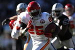 OAKLAND, CA - NOVEMBER 15:  Jamaal Charles #25 of the Kansas City Chiefs runs for a touchdown against the Oakland Raiders during an NFL game  at Oakland-Alameda County Coliseum on November 15, 2009 in Oakland, California.  (Photo by Jed Jacobsohn/Getty Images)