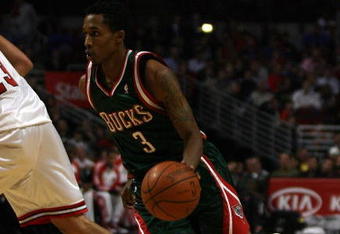CHICAGO - NOVEMBER 03: Brandon Jennings #3 of the Milwaukee Bucks brings the ball upcourt against the Chicago Bulls at the United Center on November 3, 2009 in Chicago, Illinois. The Bulls defeated the Bucks 83-81. (Photo by Jonathan Daniel/Getty Images)